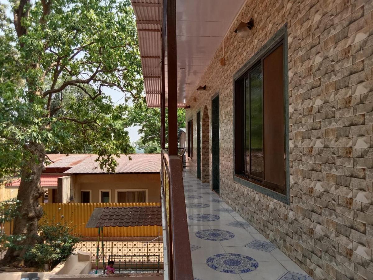 New Alpha House Matheran Hotel ภายนอก รูปภาพ